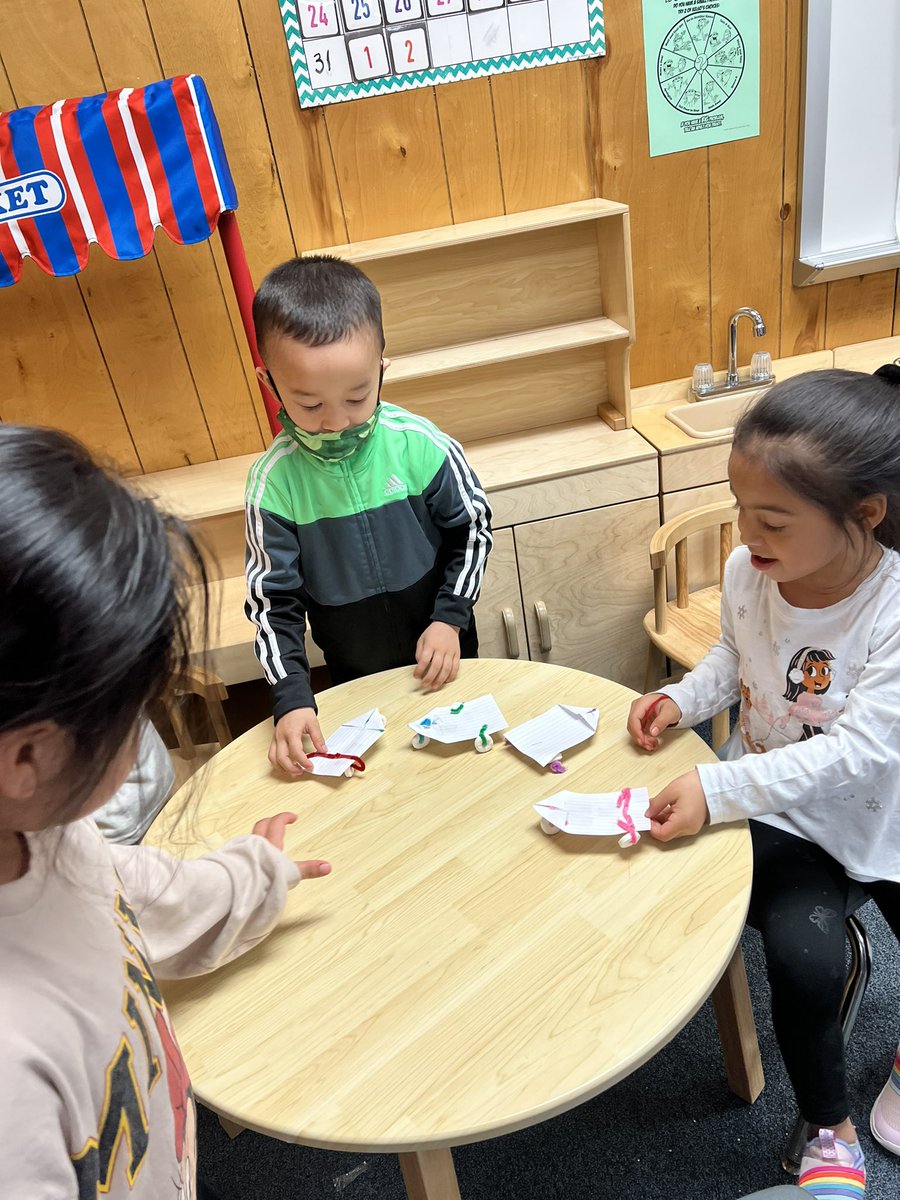 GarzaClass's tweet image. On this Friday we had a blast learning about engineering and motion by building 3-wheeled cars in class 😎🏎🛣🚦
@MRobinsonElem