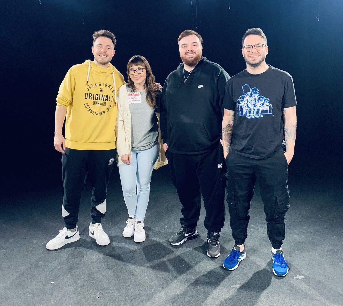 tsubanechan's tweet photo. Muchas gracias a @IbaiLlanos y todo su gran equipo por hacer estos eventos posibles. 

Ha sido una experiencia única y me lo he pasado genial, aún no me creo nada de lo que ha pasado. 😭❤️

Muchas gracias a todos, espero veros de nuevo muy pronto. 🥺

#mentiryganar ✨ https://t.co/oT0awJoxxI