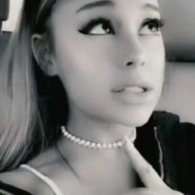 AGTHEDAILY's tweet photo. nothing just ariana grande in black and white https://t.co/d86StMCPOx