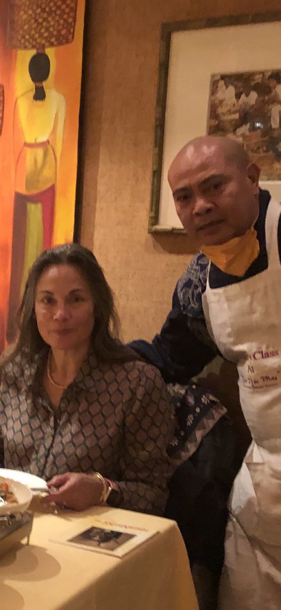 Voor het eerst in ‘kweeniehoelang’ in Indonesisch restaurant gegeten ivm verjaardag van zwager, waanzinnig lekker bij Spandershoeve het nieuwe setmenu van de super nieuwe chef <a href="/ChefBloem/">Henry Alexie Bloem</a> mijn Balinese neef die al 14 jaar Presiden Chef Indonesia Merasa. Hij staat in #balivanbloem