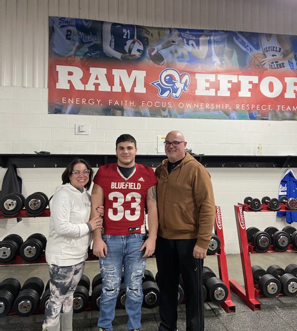 52marcus52's tweet photo. Visit went great today at Bluefield University! Amazing staff and awesome culture !! @tmtru10 @coachdeweylusk @CoachKaklis @CoachRodHoward https://t.co/VUa61eExFU