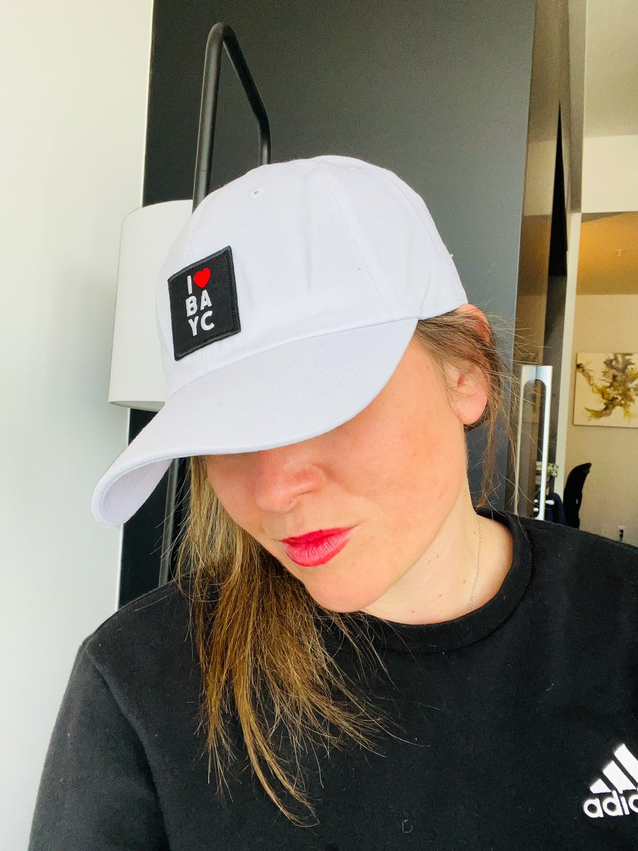 WomanBlockchain's tweet photo. New hat.

@BoredApeYC love ❤️ https://t.co/dpHjH6xbaW