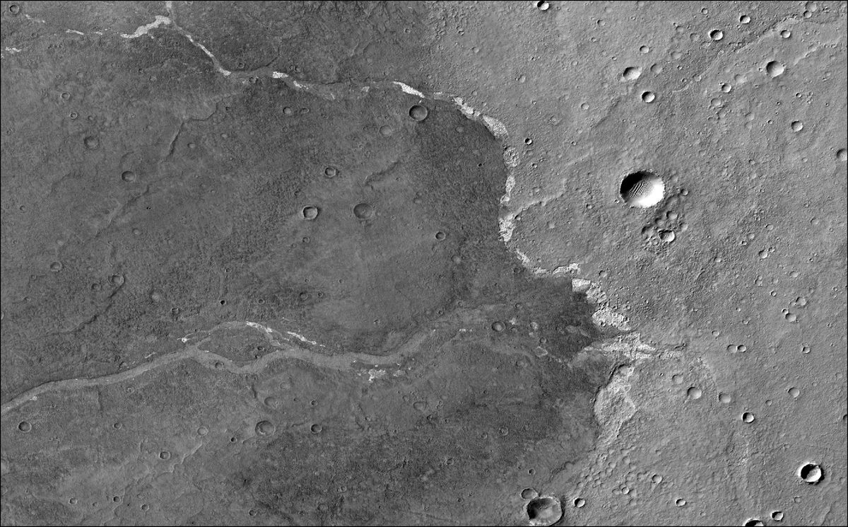 NASAJPL's tweet photo. Water flowed on Mars longer than previously thought... by a billion years! 😮 The findings come from Mars Reconnaissance Orbiter data that indicates Martian surface water left behind salt minerals as recently as 2 billion years ago. https://t.co/7heAUxxmsT https://t.co/Ho6HefSV88