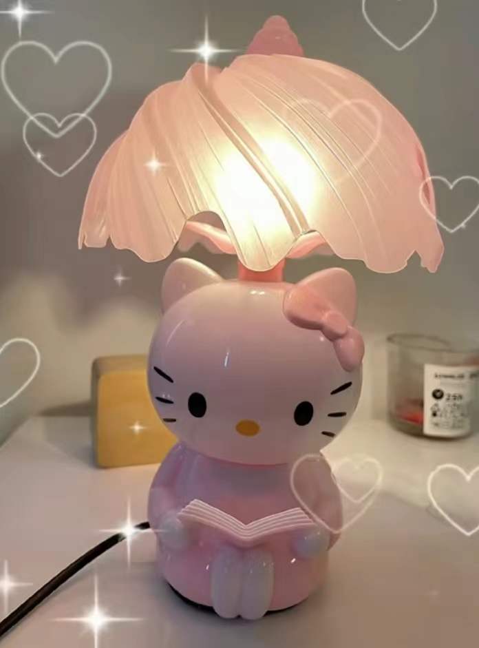kawaiifantasyx's tweet photo. Hello Kitty pink table lamp 🌸 https://t.co/y48cQ9TpbR