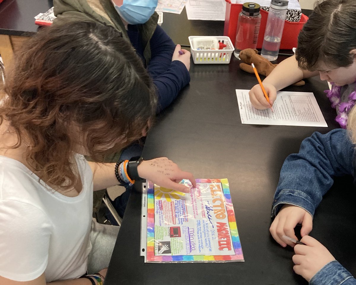 MsNBrowne's tweet photo. Introducing the assignment rubric to the students by having them grade work from the previous year with it. I’m glad I don’t grade as hard as some of these students! @ETBoothMS @MVenezia5 https://t.co/IebRe9PDDT