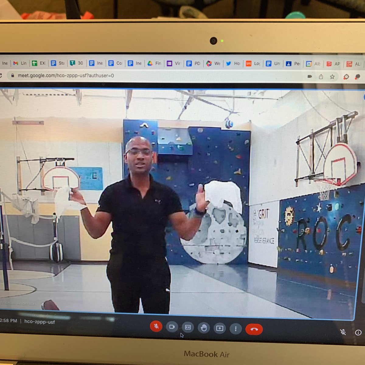 IESRockets's tweet image. Kicking off our staff meetings with movement and mindfulness activities for kids presented by @inezfitpe and the Wellness Goal Team.  #90DayPlan #engagement #SEL @ABQschools @APSLZ4 @chris_zone4