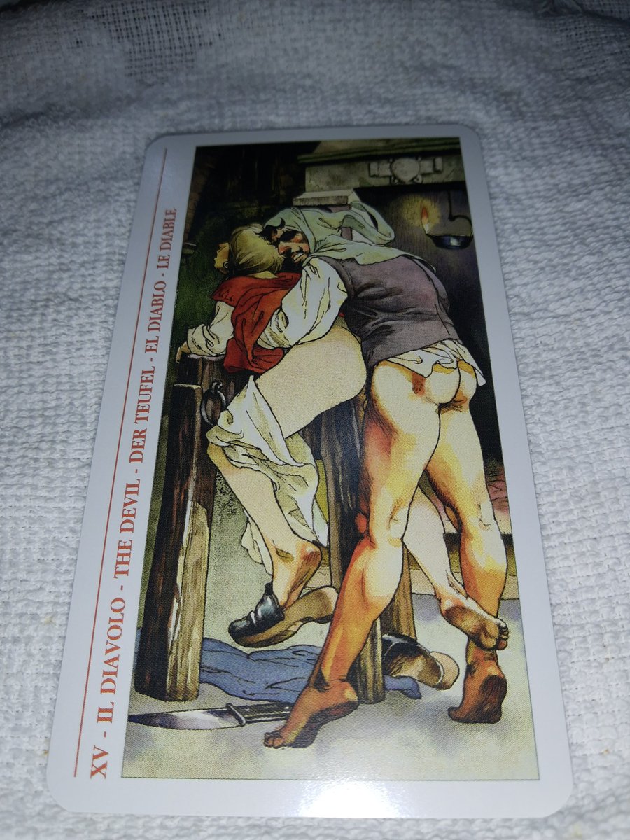 Capricórnio: Momento bom para os solteiros. Ótimo para dar aquele primeiro e ousado passo na proibida arte da paquera. Para os comprometidos, momentos ardentes. O amor deve ser aproveitado mas possessividade e outras doenças precisam ser controlados. Não caia nessa