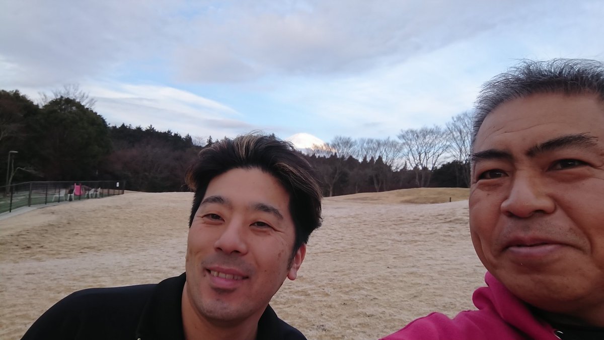 rottea's tweet photo. おはようございます！
富士山が綺麗に見れた～
最高です！
今日は2人で遠征
楽です https://t.co/i8OgSmylAt