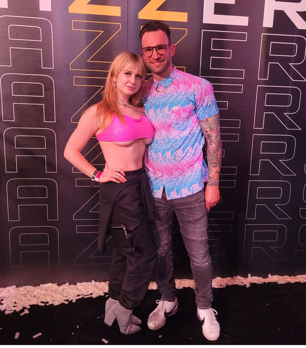 Gigi Jax &amp;&amp; <a href="/AlexLegendxXx/">Alex Legend</a> 😍
XBiz...where sexy people some to unite!