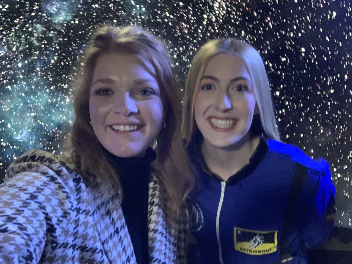 AstronautAbby's tweet photo. #WhoIsWho #MyTwin #doppelgänger @SNDagency manager @abigailsorensen - the best out there …trained by @socialnicole so yeah. The best! https://t.co/Eh8xXILEdR