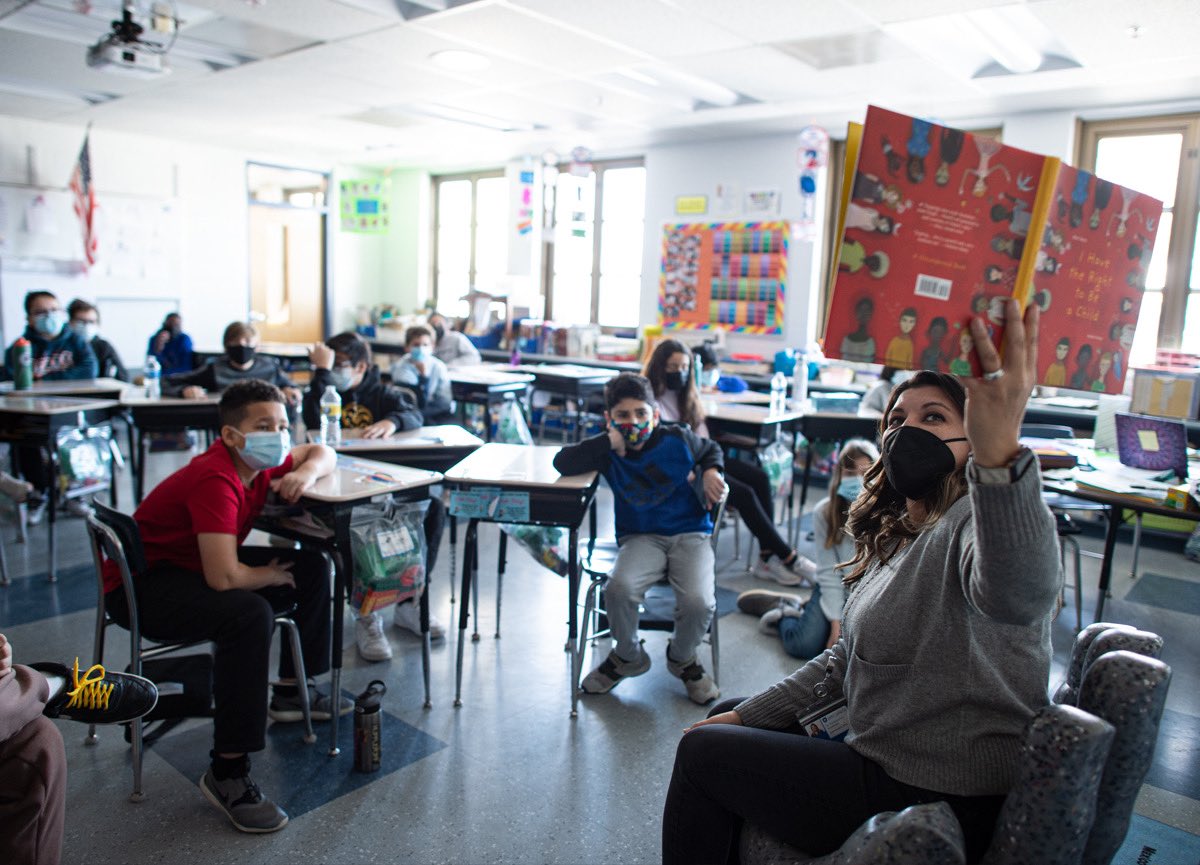 Robert Frost Elementary welcomed parents, administrators, board of education members, and community members on Wednesday for a morning of reading, listening, and lessons about diversity. Visitors stopped by classrooms as part of a recognition of Multicultural Children’s Book Day.