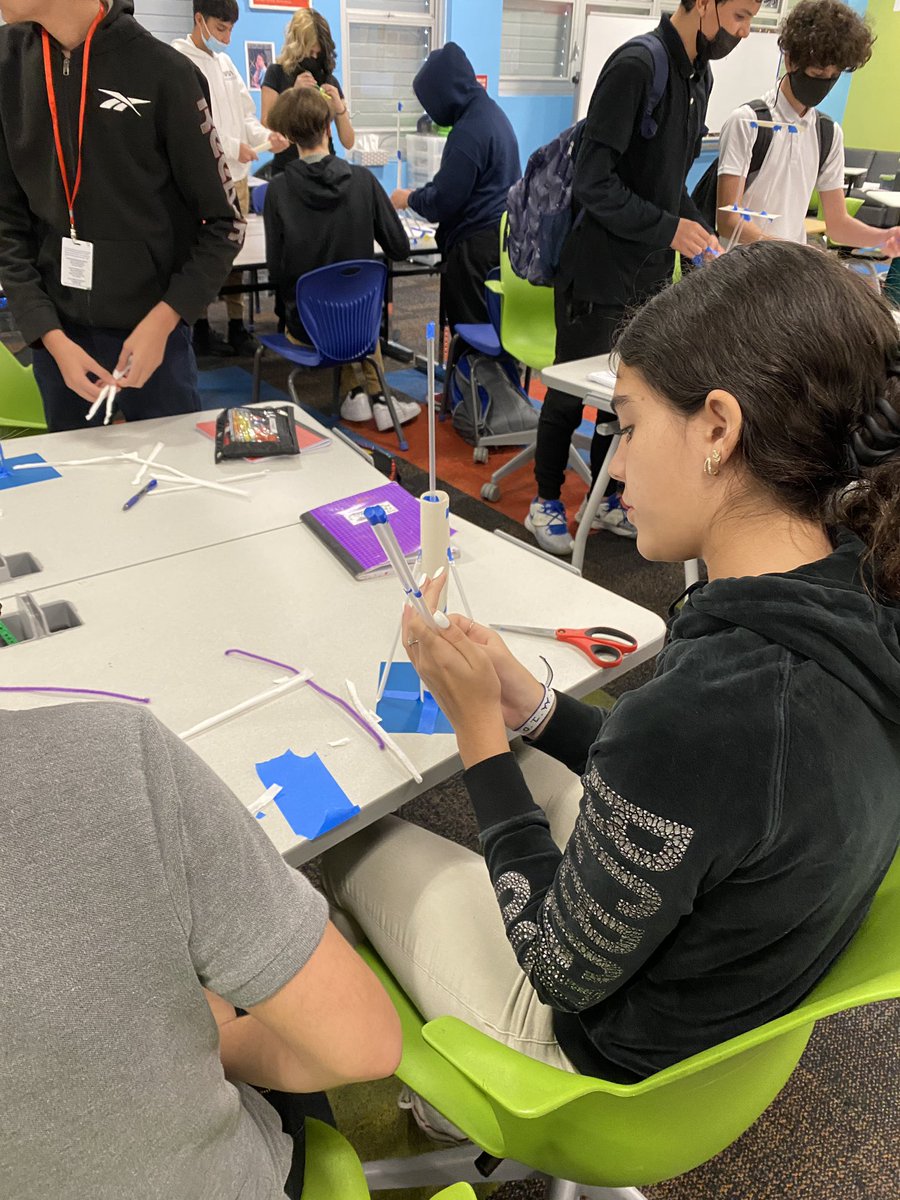 AdamsonHDMM's tweet image. What’s the best way to break the ice for a new team? Engineering design challenges. #STEMis @HDMcMillan