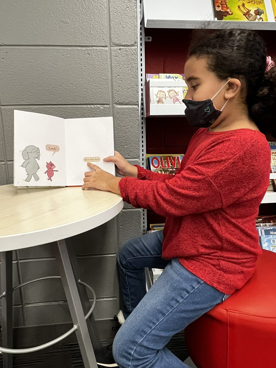 MrsHCampbell16's tweet photo. #SuperSecondGraders love reading aloud to work on their fluency! 💗📚 https://t.co/obzIAkPT7E