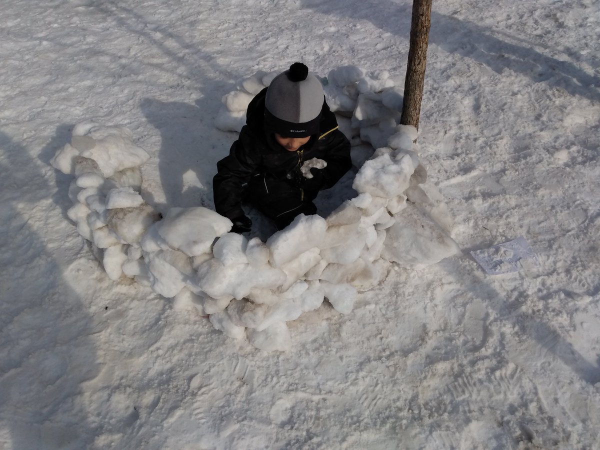 What do you do on a sunny day in the snow? You build an igloo! I love my job♥️
<a href="/StGregoryHCDSB/">St. Gregory</a> @CupidoMs #thestgregoryway