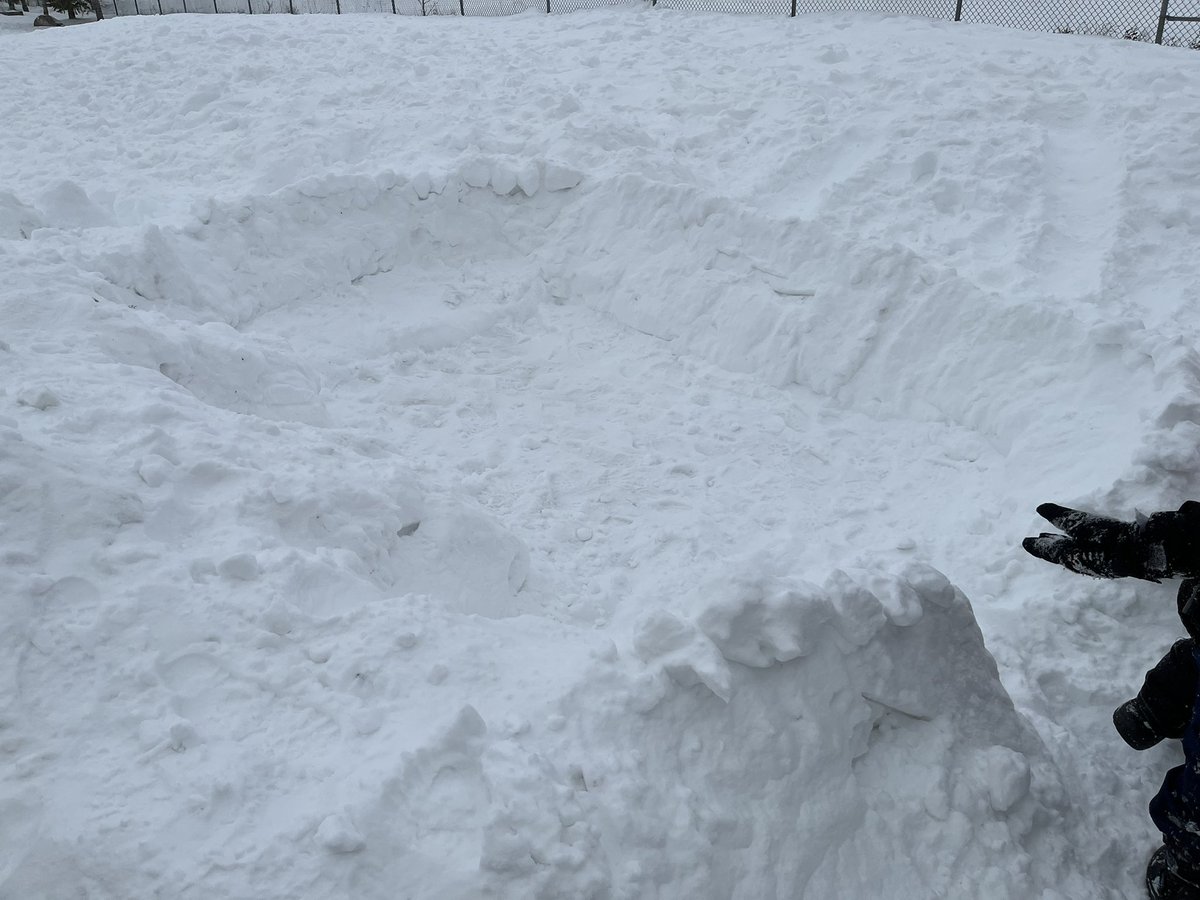 JoshLuna04's tweet photo. Today we took advantage of the nice weather to collaborate with friends and design a snow fort. Our group discussion after the build highlighted some of the skills that were needed to be successful with the build. #collaboration #creativity #communication @WestStPaulScho1 https://t.co/2PfAeCnFkZ