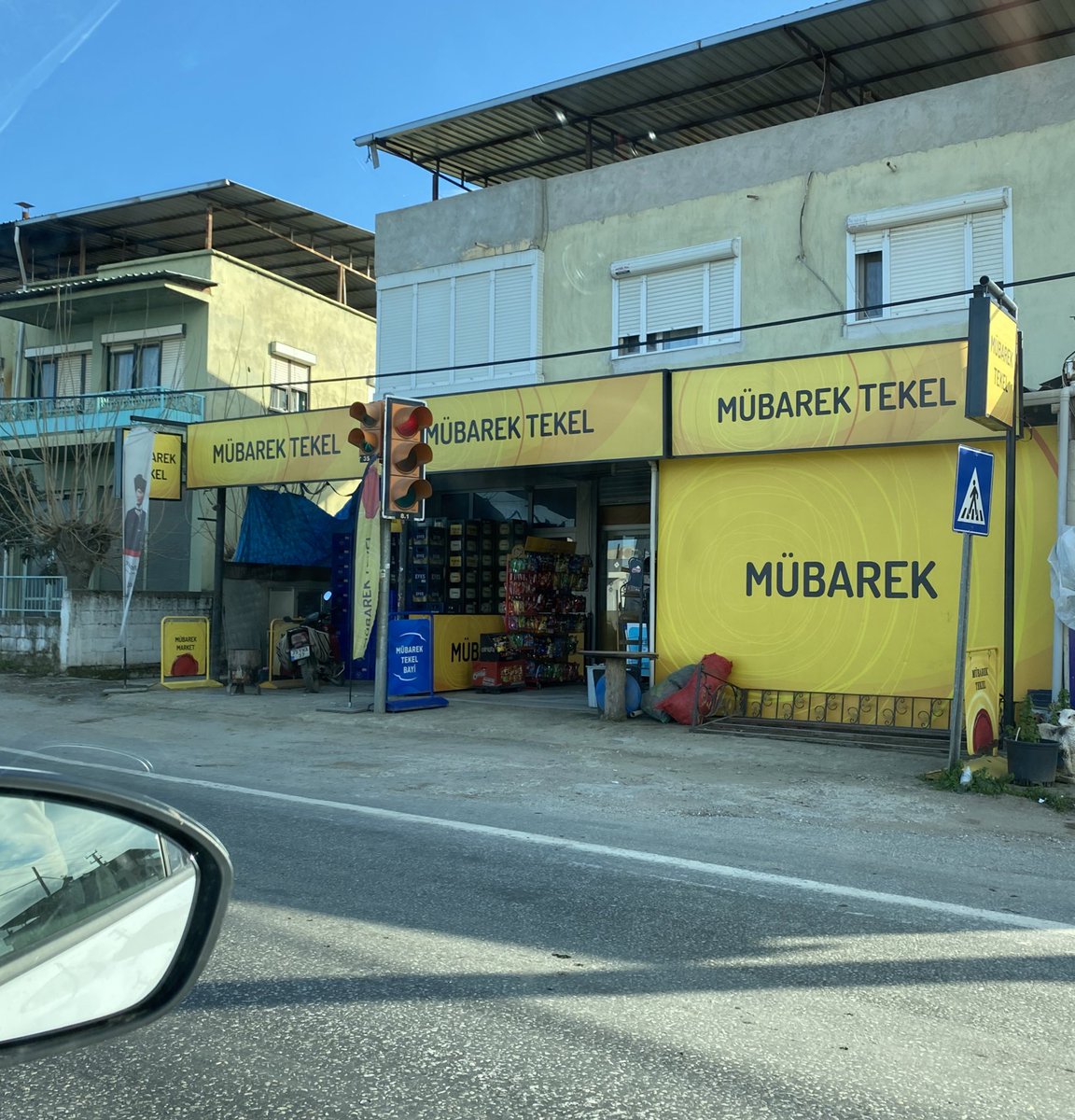 TakoooooX's tweet photo. gecenin saçmalık seviyesi https://t.co/Y6ZFIRzRg5