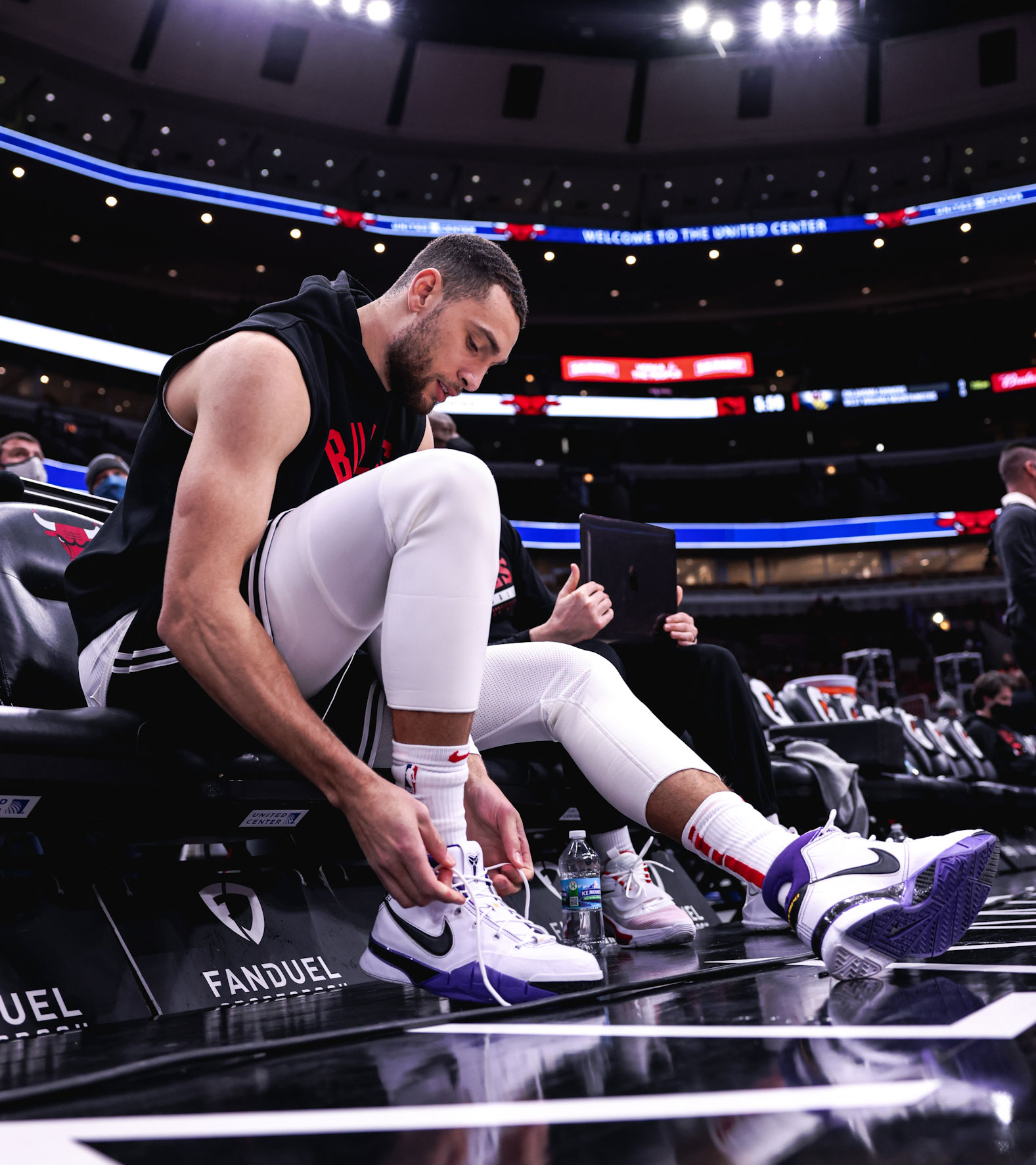 Bleacher Report on X: Zach LaVine wearing the 81 Points Nike Kobe 1  tonight vs. Toronto. The same shoe Kobe wore in his historic 81-point game  🙏 @brkicks (via @chicagobulls)  /