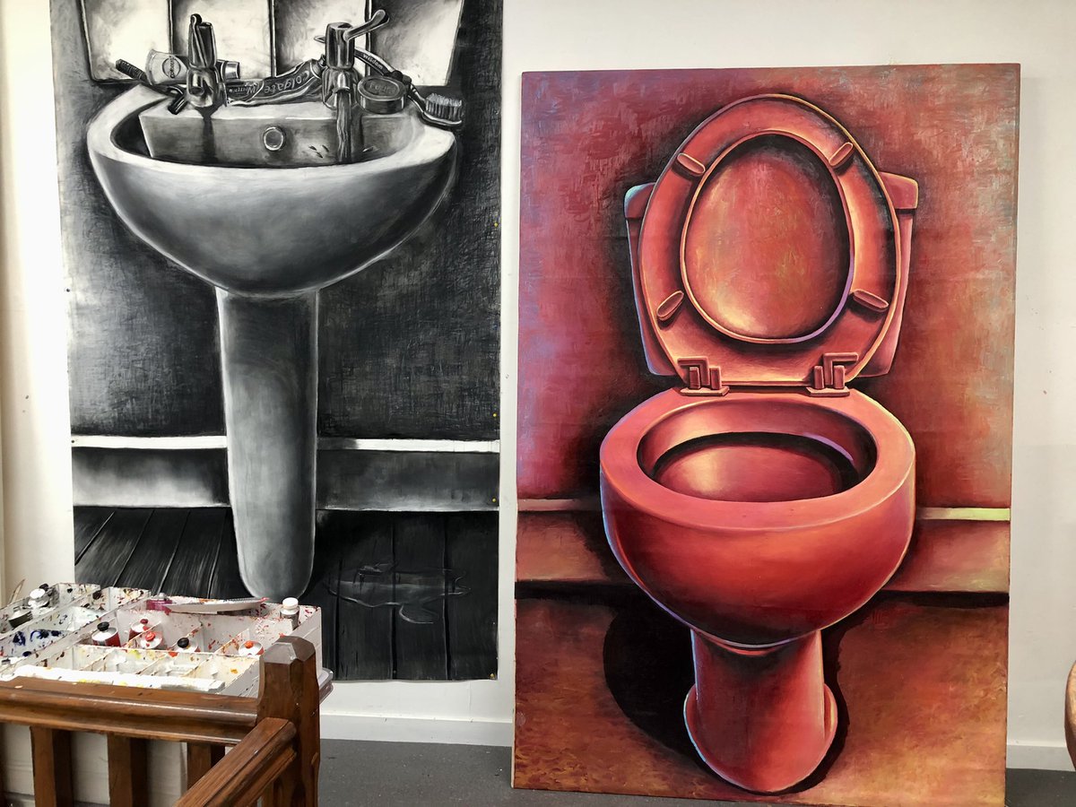 trinkie69's tweet photo. Working on the toilet oil painting today at MADE IN PAISLEY 😊 @PaisleyIn @Creative_Ren https://t.co/zbVlUrNmEv
