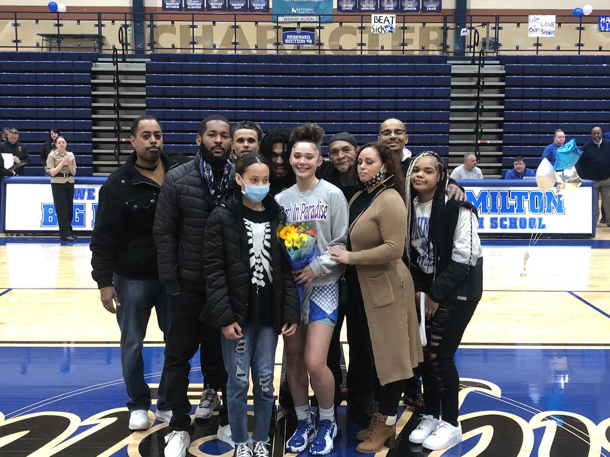HHSBigBlueAD's tweet photo. Senior night at the Blue. Congrats Jayden and Alressa. Thank you for everything you have done for our girls basketball program and school. Thanks #2 and #24. https://t.co/U32b8E0HuZ