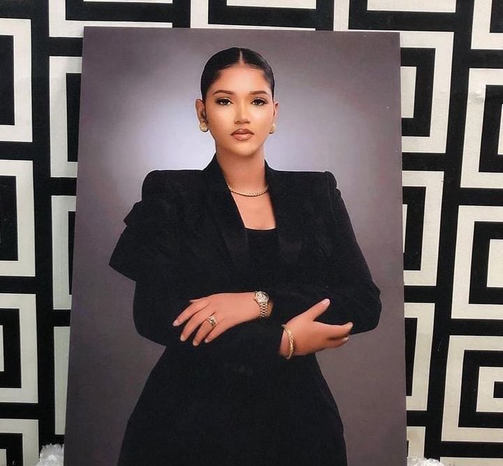 MWallframes's tweet image. Frameless 😚