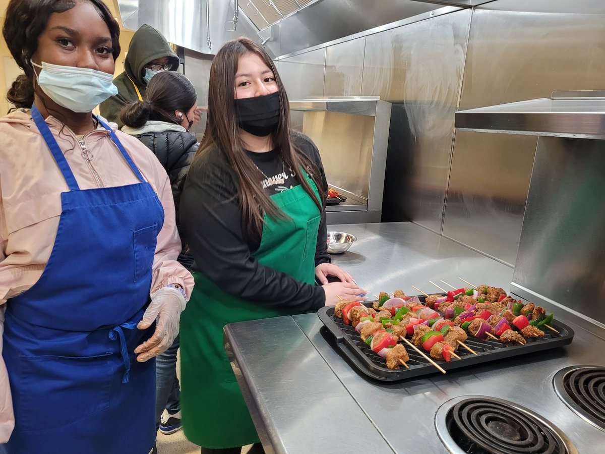 nazibadruddin's tweet photo. Today @OHSTornadoes400 Culinary Arts class students made Shish Kebob demonstrating stove top grilling, a dry cooking technique @OHS_Athletics_ @Bfearlessleader https://t.co/pEI9QUZSzb