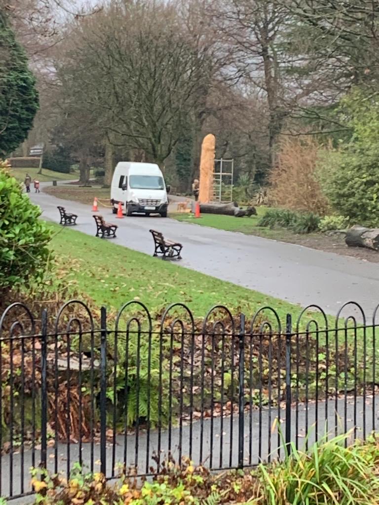 Kiln20's tweet photo. @LateBrakeShow #carpervertday it’s a little far away but you can easily tell what it is!  …. Renault Master Crew Van LWB 35 FWD 2.3 dCi FWD 135PS if I’m not mistaken!? ….. https://t.co/Alku1uQQV5