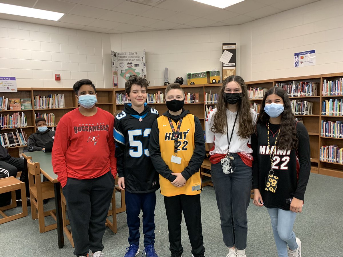 Literacy Week is going well <a href="/Hinson110/">Hinson</a> <a href="/HinsonHurrican1/">Hinson Hurricanes</a>  and students are enjoying the celebration! Idiom day and team Jersey day were a success 😊