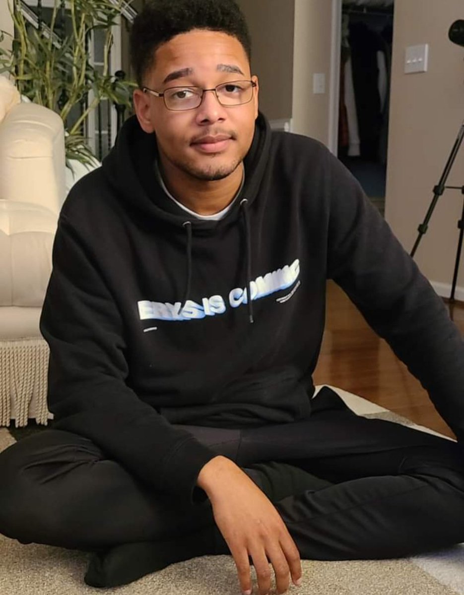 Food & Wine Chronicles tweet media