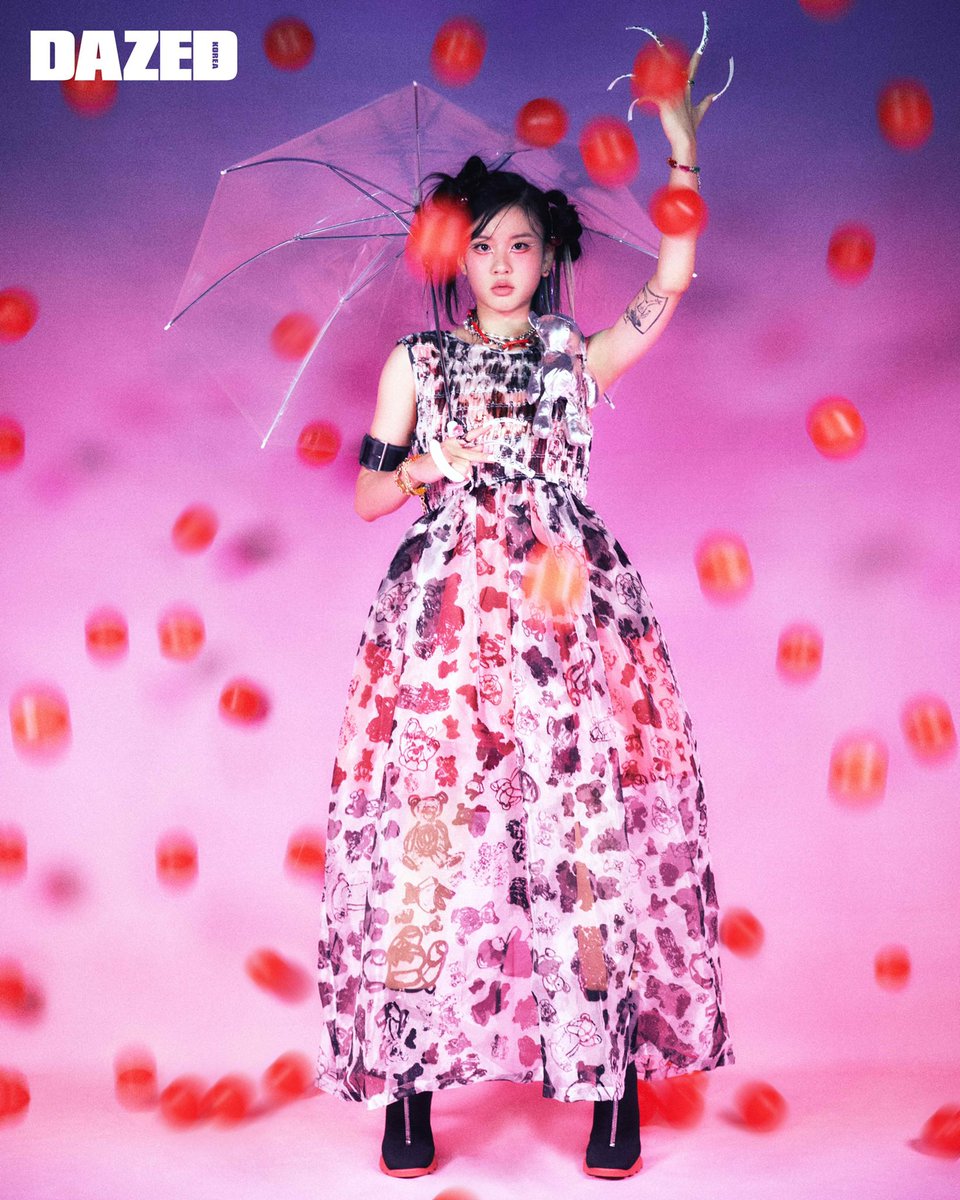 DazedKorea's tweet photo. DAZED TEXT; 릴체리 LIL CHERRY
⠀
How to Live Pye Life by 릴체리

문학소녀에서 릴체리가 되기까지, 전의식적 영역과 무의식적 영역의 에너지는 한없이 증대됐다. 우리는 ‘How to Live Pye Life’를 함께 읊으며 그 에너지를 인지할 수 있었다. 
#LilCherry #릴체리 #PYELIFE #파이라이프 https://t.co/1404syyQFb