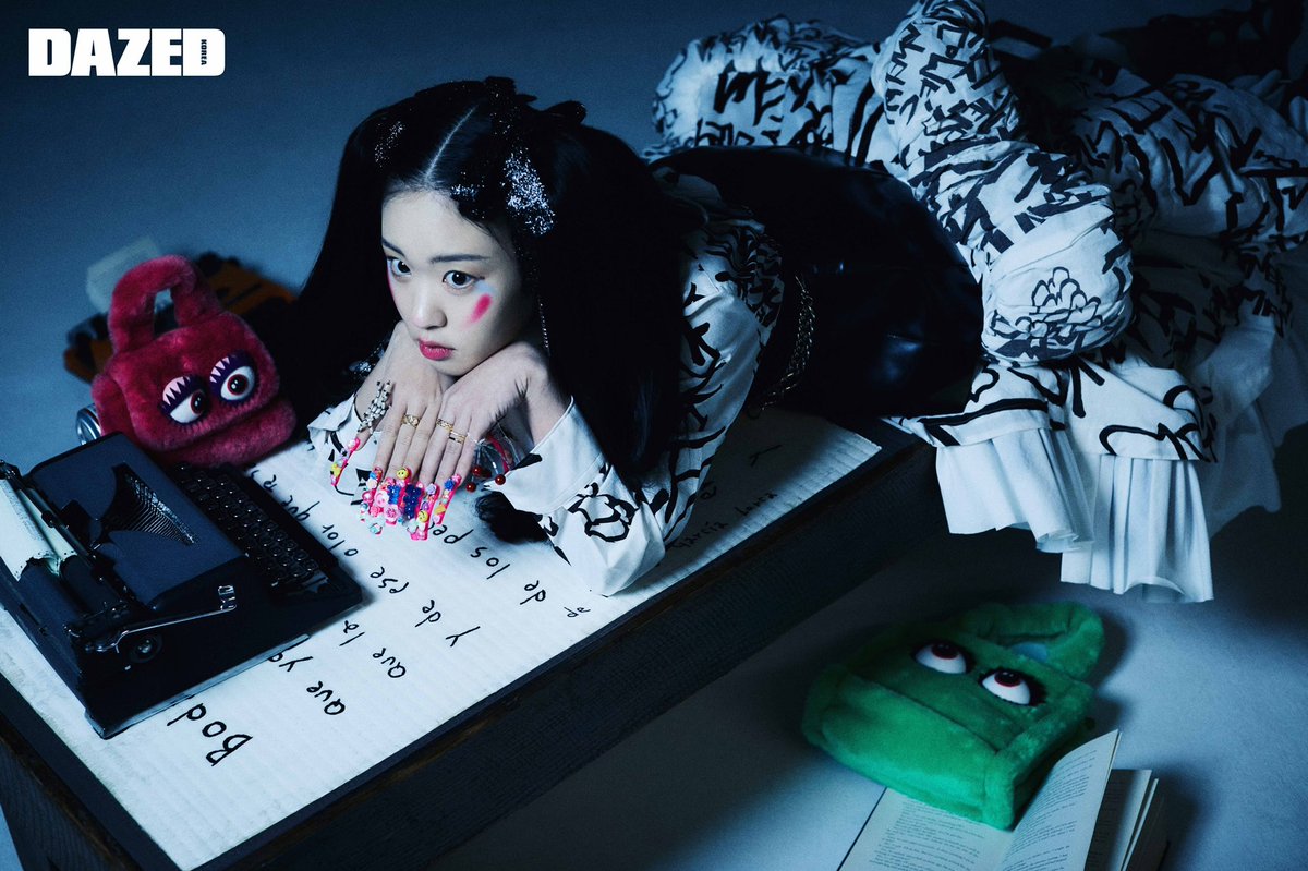 DazedKorea's tweet photo. DAZED TEXT; 릴체리 LIL CHERRY
⠀
How to Live Pye Life by 릴체리

문학소녀에서 릴체리가 되기까지, 전의식적 영역과 무의식적 영역의 에너지는 한없이 증대됐다. 우리는 ‘How to Live Pye Life’를 함께 읊으며 그 에너지를 인지할 수 있었다. 
#LilCherry #릴체리 #PYELIFE #파이라이프 https://t.co/1404syyQFb