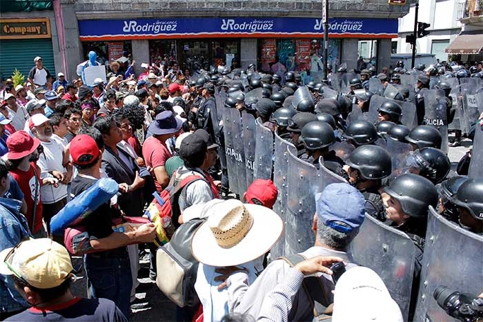 UlisesGalicia15's tweet photo. Hay muchas irregularidades en la administración de Barbosa. Queremos que hablen con la verdad. #BarbosaIntoleranteYRepresor https://t.co/2zaBpZ8H0S