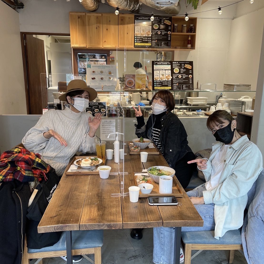 HisanoAkamine's tweet photo. この間〜
ちょこっとランチしてきましたー🎶
今年初だったので「あけおめ」を
やっと言えました☺️
#細田阿也
#栗山絵美
#GoodMorningAsia https://t.co/v4teoi5ybs