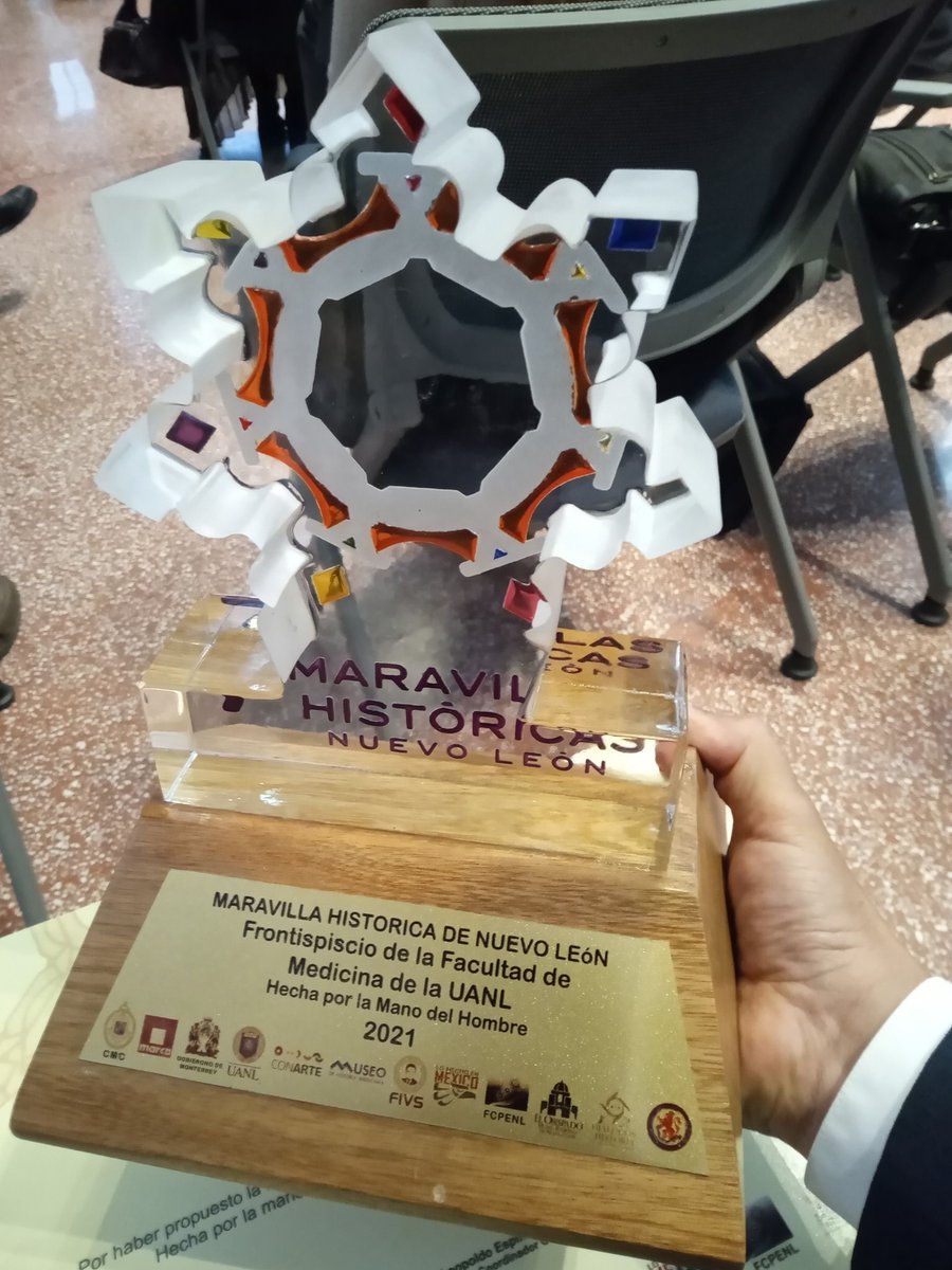 DR_CHIDO_'s tweet photo. El 25 de Enero del presente año se reconocio al Frontispicio de la Facultad de Medicina de la UANL como una de las maravillas historicas de Nuevo Leon en la categoria Hecha por la mano del hombre. Al mismo tiempo me reconocieron por haber hecho la propuesta para la participacion. https://t.co/aGdCBr7Gf0