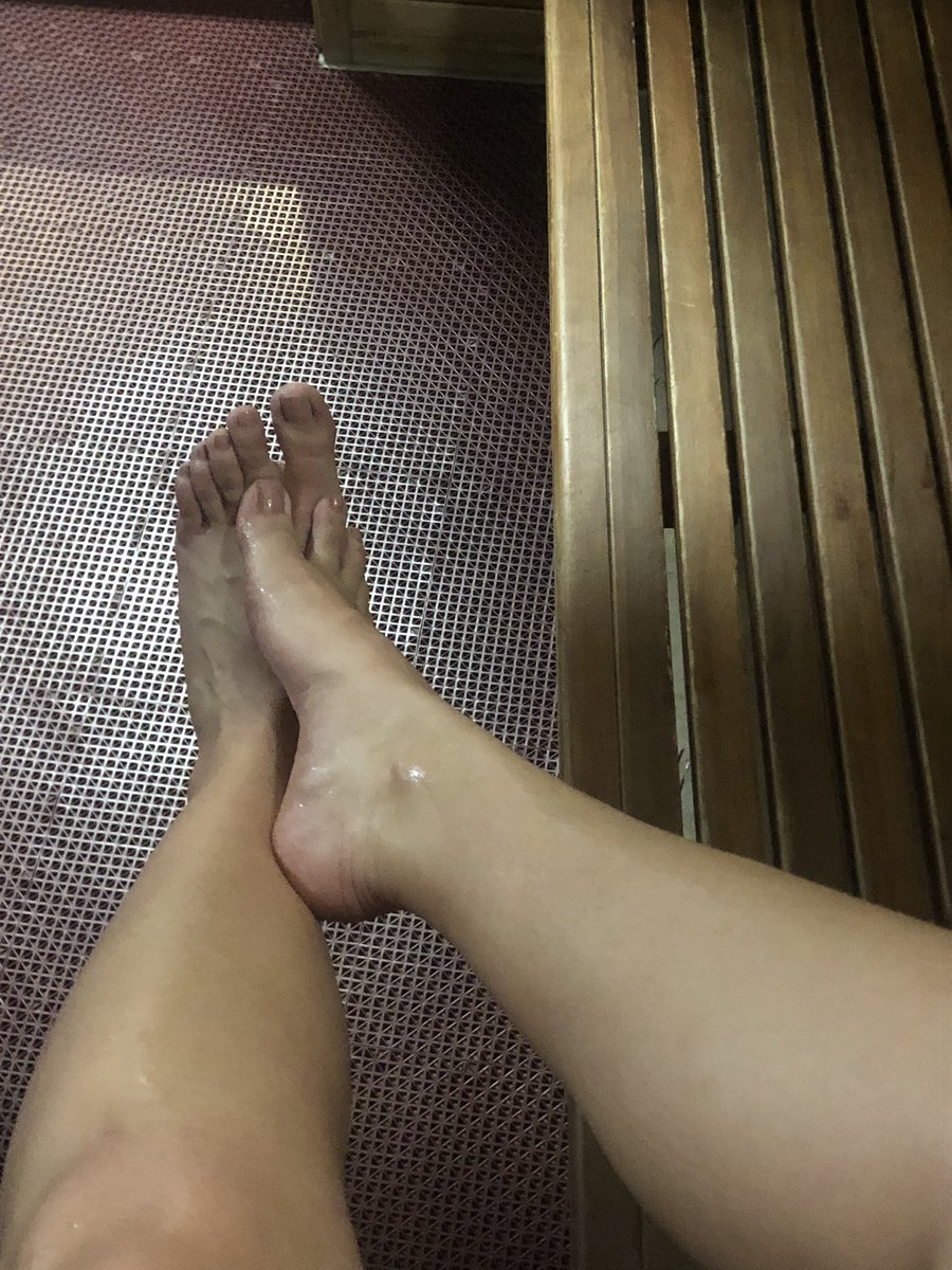 Mistress_Moneta's tweet photo. My 2 favorite things: sitting in a sauna and having my feet rubbed

Feet footfetish sweatyfeet sexyfeet https://t.co/YrWTyU1yyK