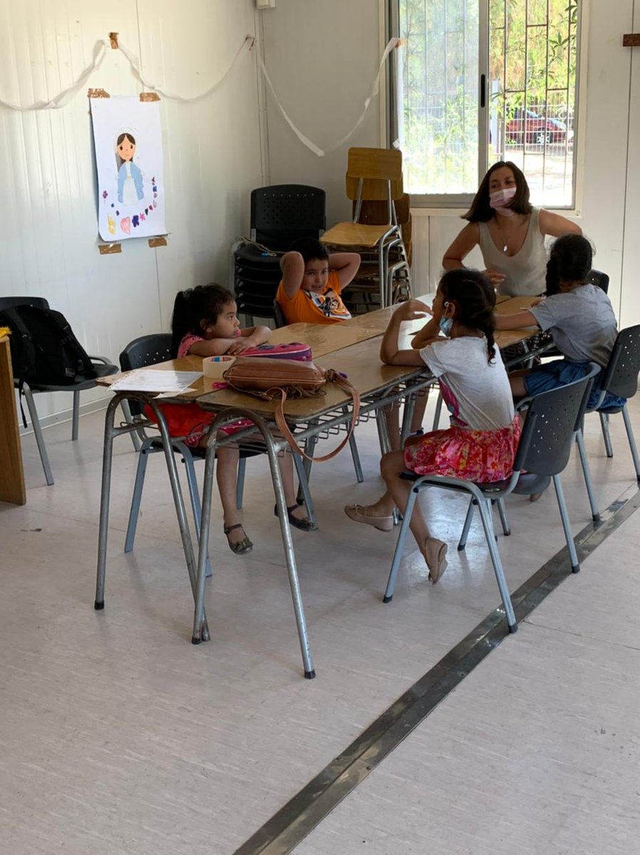 Este verano continuamos con nuestro Taller Aprendiendo Juntos. Espacio que todos los sábados de 11,30 a 13,00hrs en la Capilla Nuestra Señora de La Medalla Milagrosa de la Población Centenario en Colina desarrollamos para los niños del sector. Seguimos!! 🙌❤️