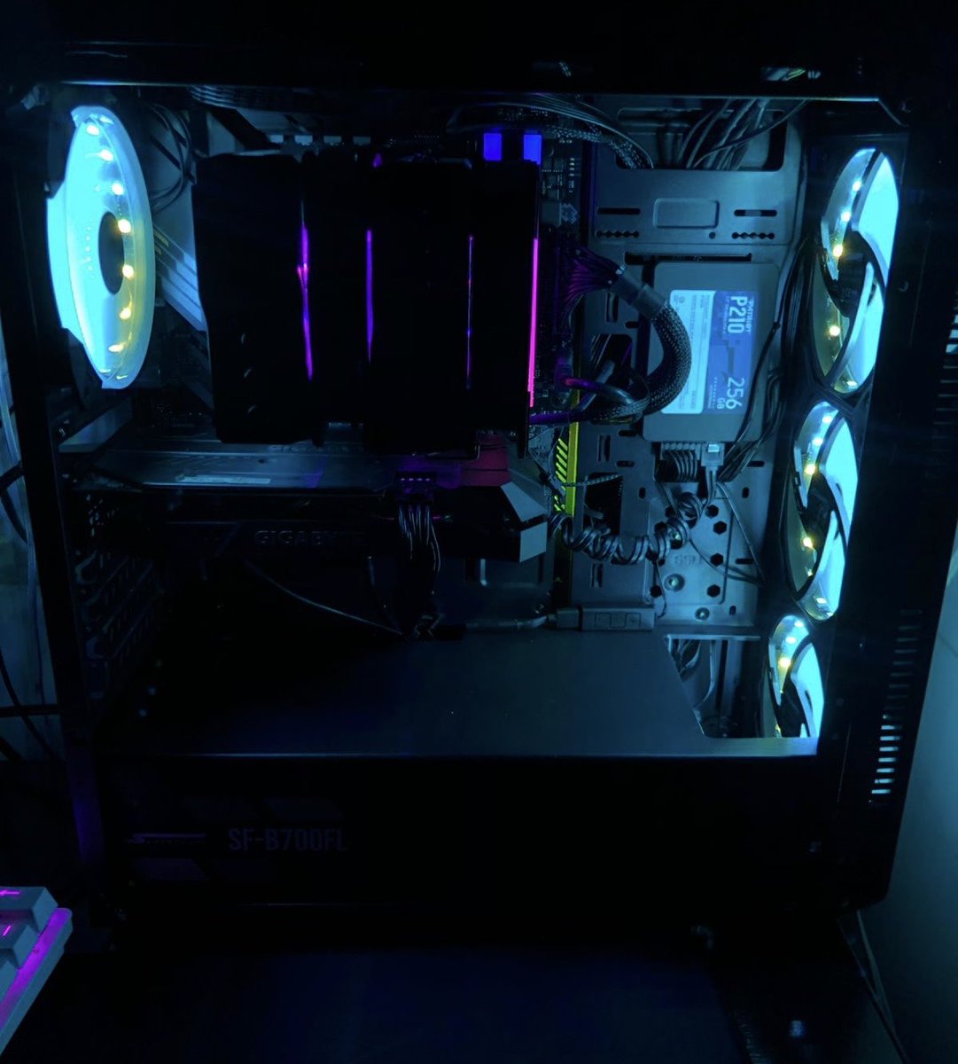 1440x900 tweet media