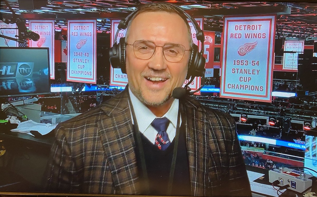 BradGalli's tweet photo. What does Steve Yzerman do to decompress?

“I can’t be honest with that one — Not on national TV,” he said on TNT. 🤣 https://t.co/5aOOYtkDuC