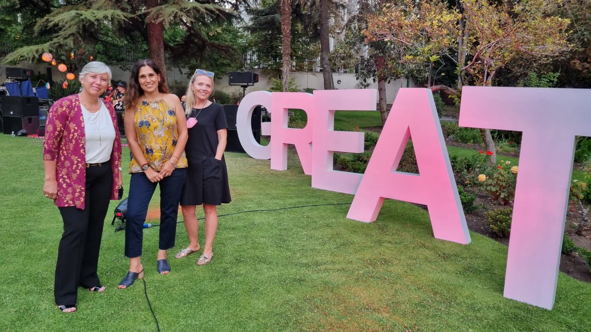 Hoy pasamos una tarde muy entretenida celebrando lo mejor de la industria 🇬🇧 de alimentos y bebidas. Y qué mejor escenario que una fiesta estilo #AliceInWonderland. 
#BritishWeek #GREATBritain #SemanaBritánica