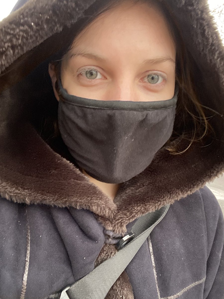 reennaae's tweet photo. my gf told me my frozen eyelashes are ice age chic 🥺🥺🥺 https://t.co/ibtJXiFdyV