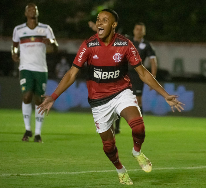 FKEpnxWWUAIa-1p?format=png&name=small