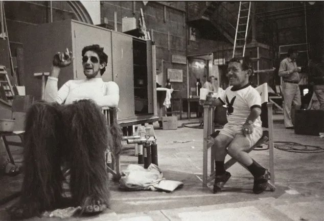 RT @Retro_Co: Peter Mayhew and Kenny Baker on the set of Star Wars, 1976. https://t.co/SLgs5vMa9Y