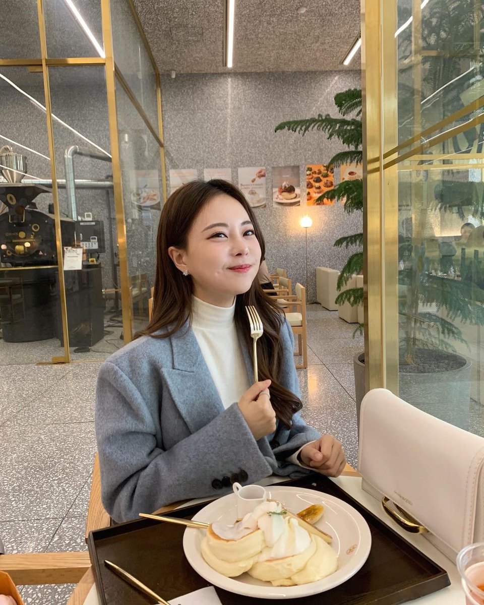 D86291509's tweet photo. 먹는 것은 생존을 위한 것이므로 식도락가는 생존 욕구가 강한 사람들일 뿐입니다. https://t.co/Y6o1QyxhL9