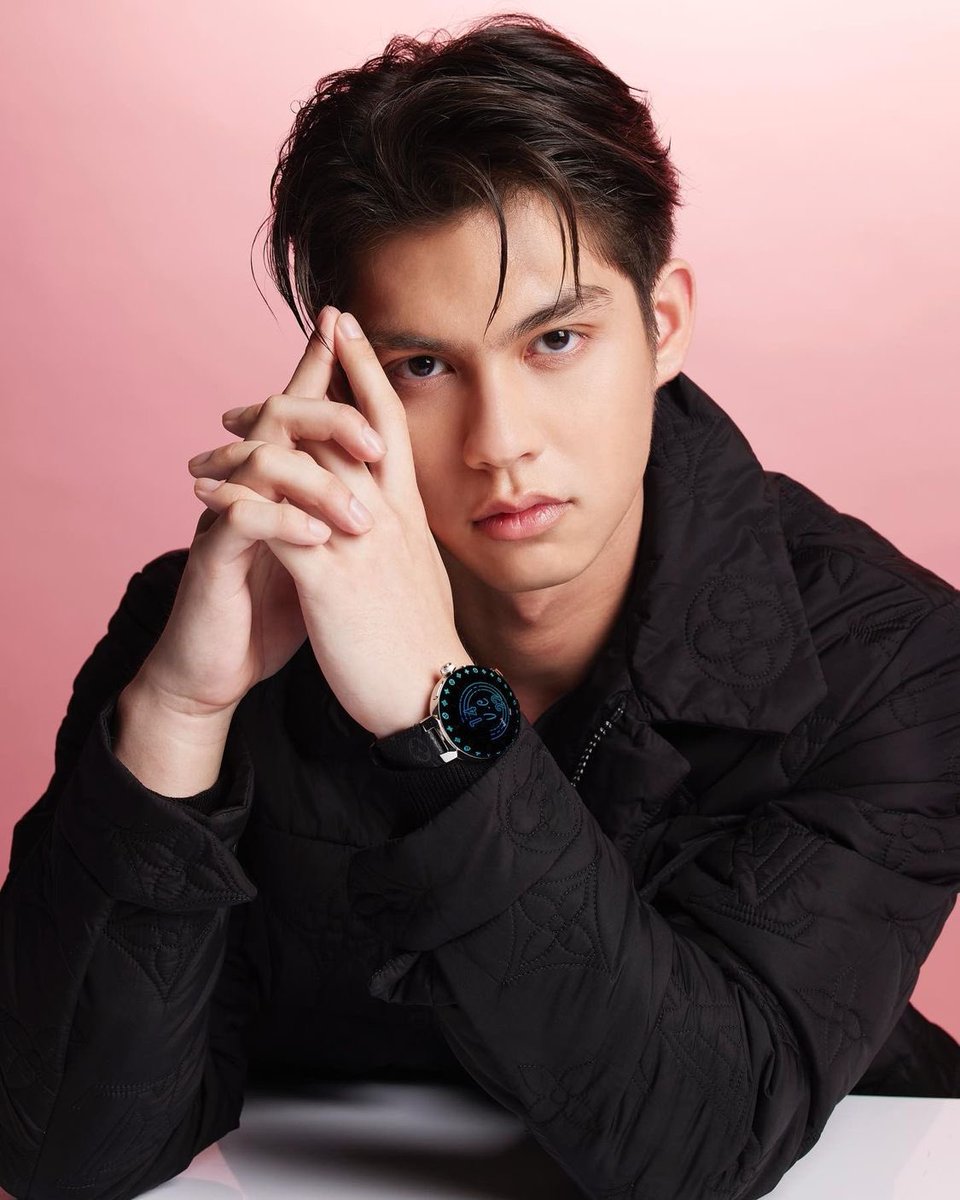 brightwinpics's tweet photo. that stare. just mesmerizing. https://t.co/GIsADwWFNv