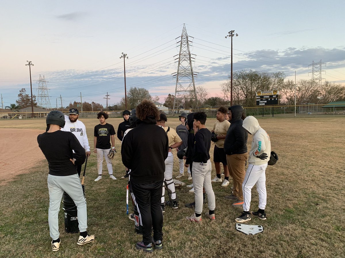 2801Baseball's tweet photo. We Active! #bruins https://t.co/0c6Pw0zcYV