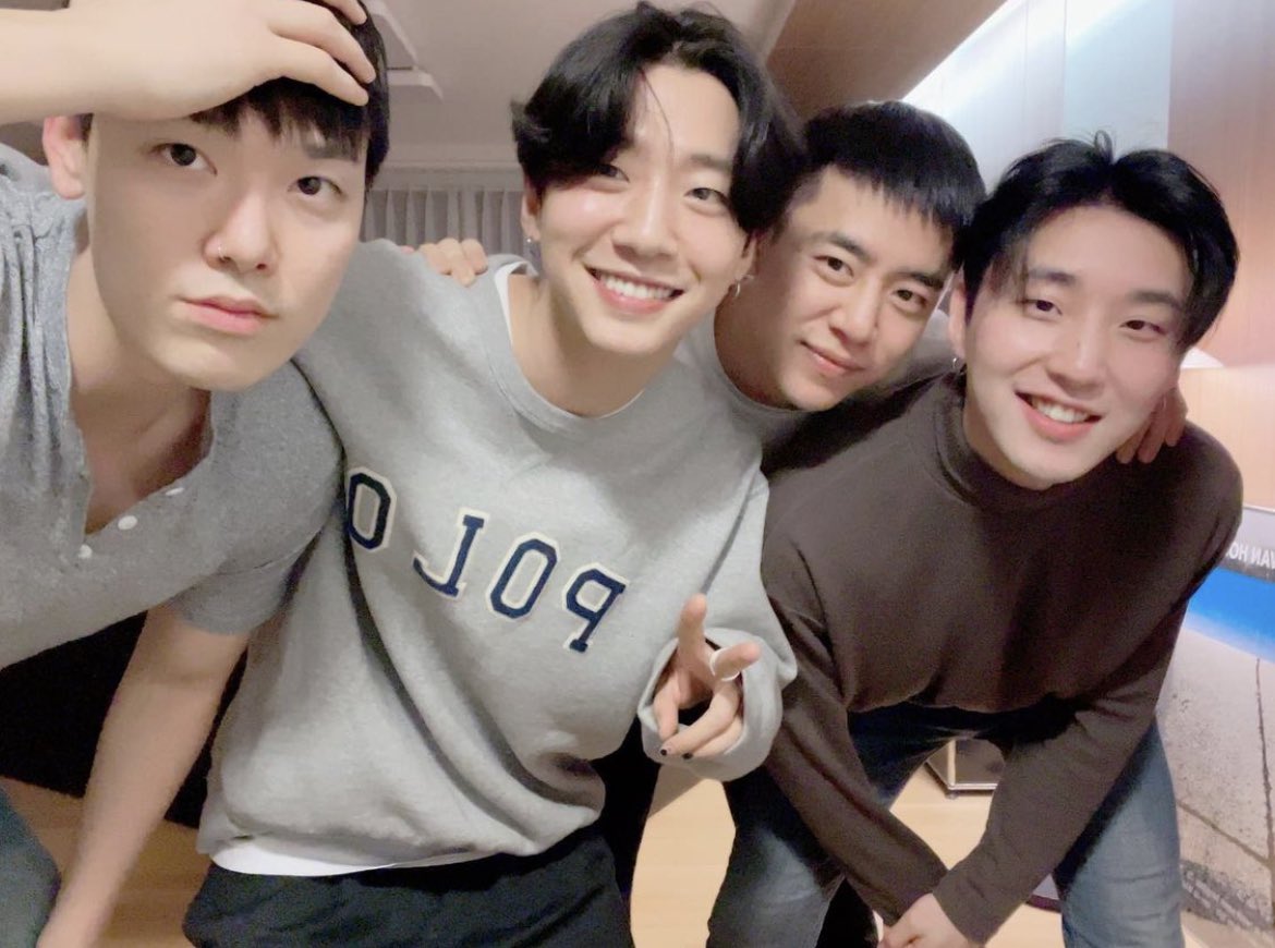 📸 #WeLoveFriendship~! B.A.P reunion 🔥 

Source: instagram.com/official_jdh