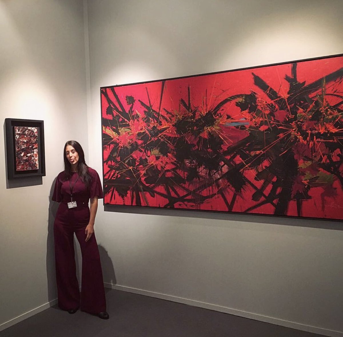 Happy birthday to #GeorgesMathieu born on this day in 1921 🎉🎉

#GalleriaTegaArchive Francesca near a huge work during #friezemasters in 2017 🖤

#galleriatega #sisterstega
#mathieu 
#lesorelledellarte 
#london #frieze 
#contemporaryart #art 
 #arte #red 
#artecontemporanea