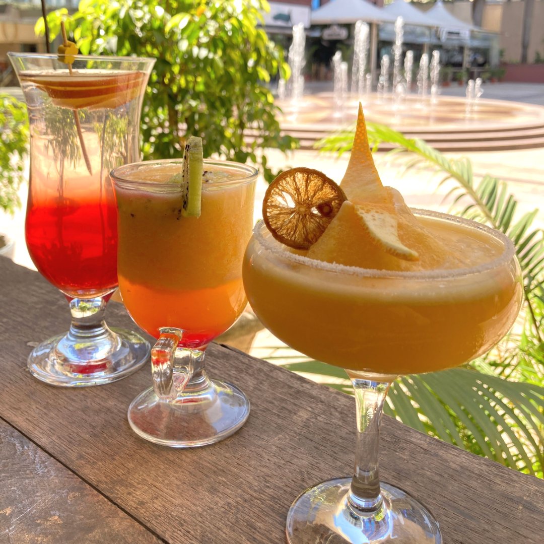 Zesty and refreshing is what you need to sip on while you tuck into your favorite dishes at Sriracha. Walk in today to try out our cocktails with an Asian twist 🍸 #ThirstyThursday

Visit our restaurants today. 

#PanAsian #Cocktails #Zesty