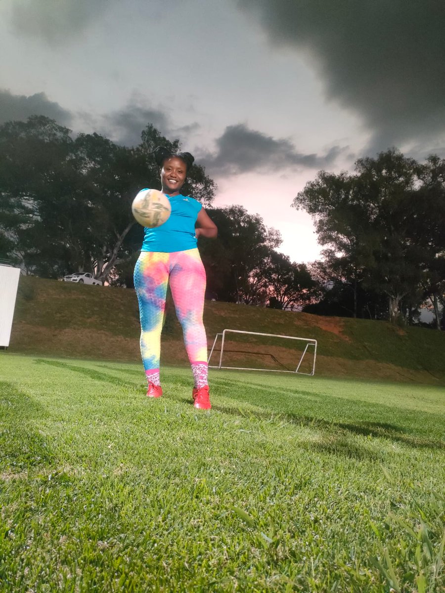 NyandaPiwokuhle's tweet photo. Life is art, live it in color ๐
#womensrugby #southafricanrugby #rugbyplayer #mastercardpwgc https://t.co/JiUiarNoQh