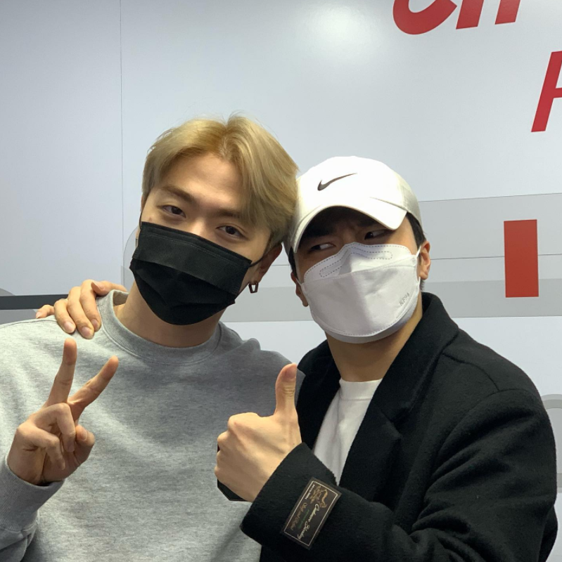 JunnyTHTeam's tweet photo. [ 2022.01.27 ]
#MUSICACCESS
#TMB_Text_Me_Back with JUNNY
💈💇‍♂️ TMI :  จุนนี่แอบไปย้อนสีผมและสีคิ้วมาค่ะ  
#LEX #JUNNY #주니 #จุนนี่

@mauvecompany
@musicaccess0304 https://t.co/CarMxb9qPo
