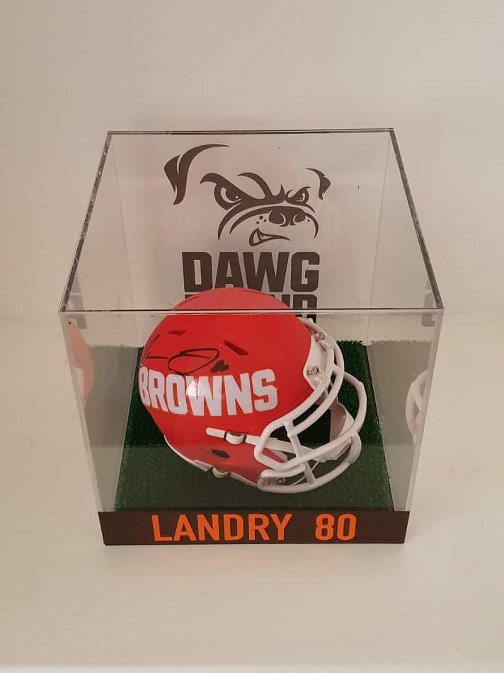 flipyourlidsuk's tweet photo. @MugsNfl Thanks for the tags, that’s a mini case but we do the full size ones in the same way, check out our Facebook page 🏈 https://t.co/ynhKrvPuua